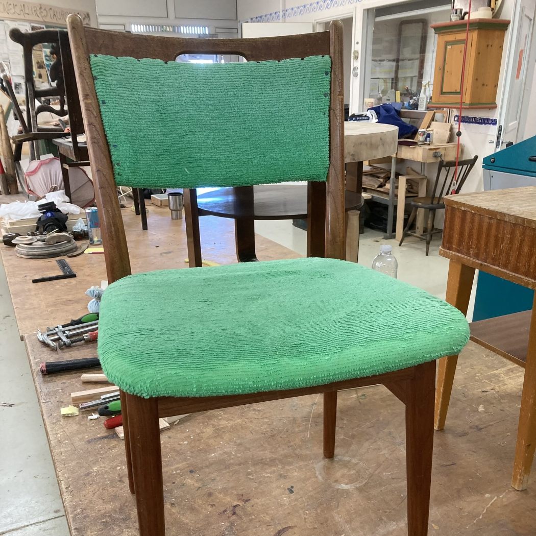 Huonekalujen entisöinti ja verhoilu Olof Ottelin Trio