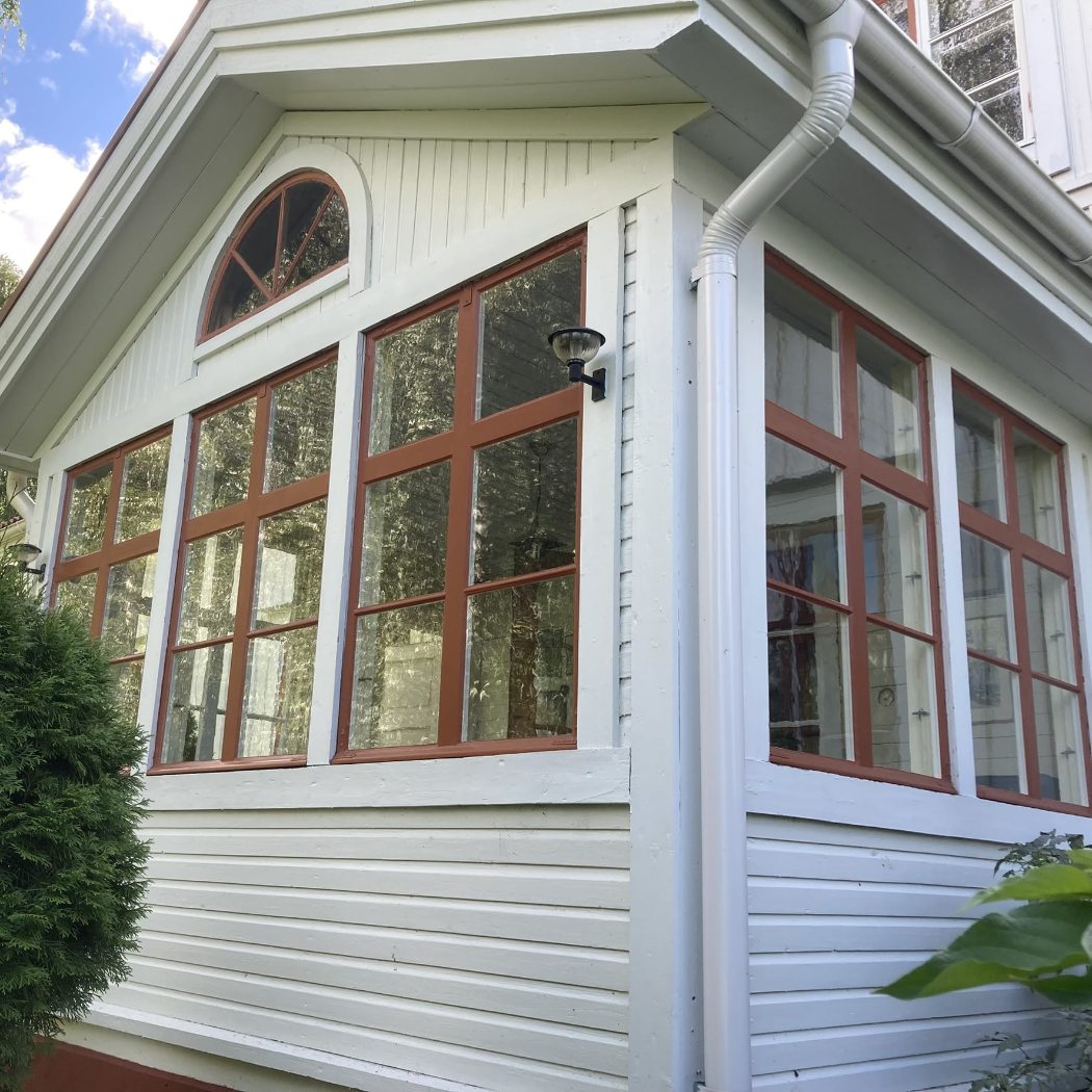 Ikkunoiden kunnostus perinteiset kitti-ikkunat puhallettu lasi