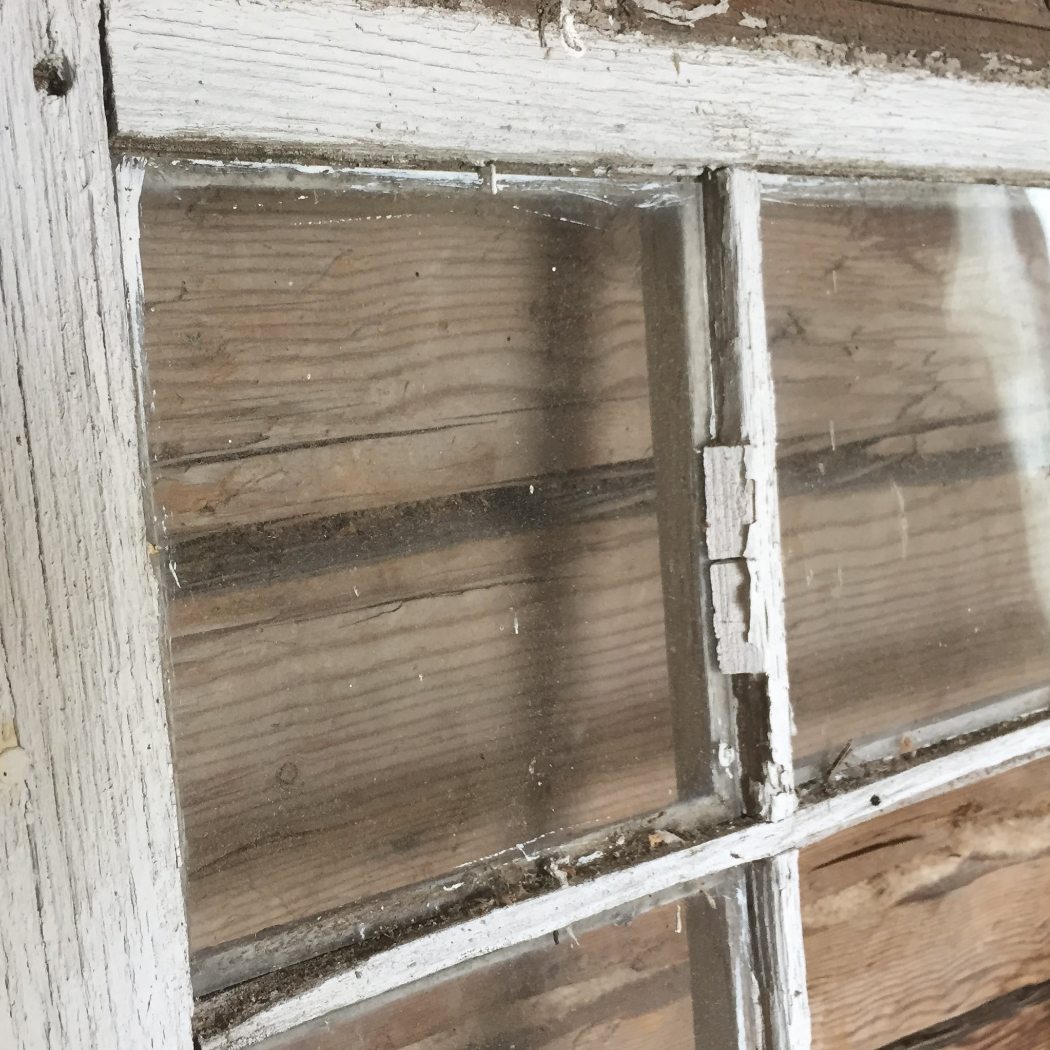 Ikkunoiden kunnostus perinteiset kitti-ikkunat puhallettu lasi