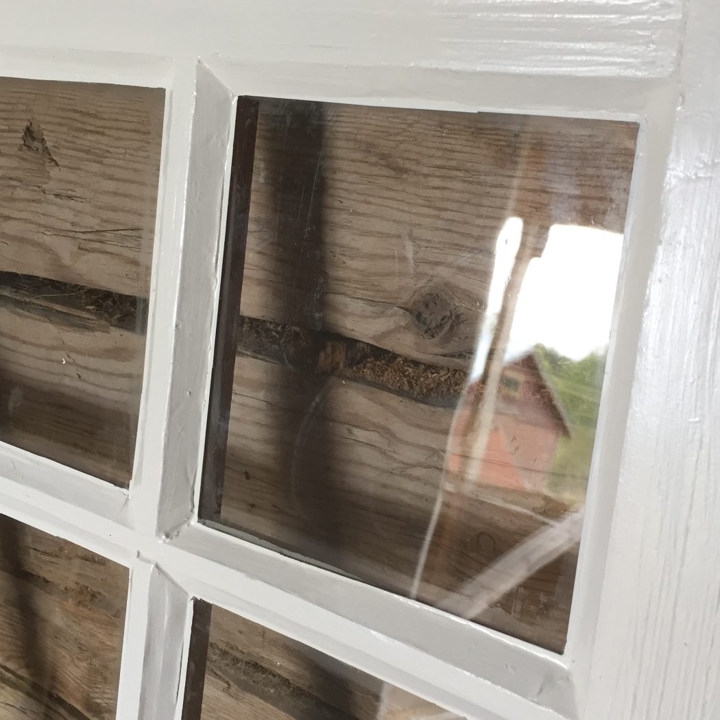 Ikkunoiden kunnostus perinteiset kitti-ikkunat puhallettu lasi