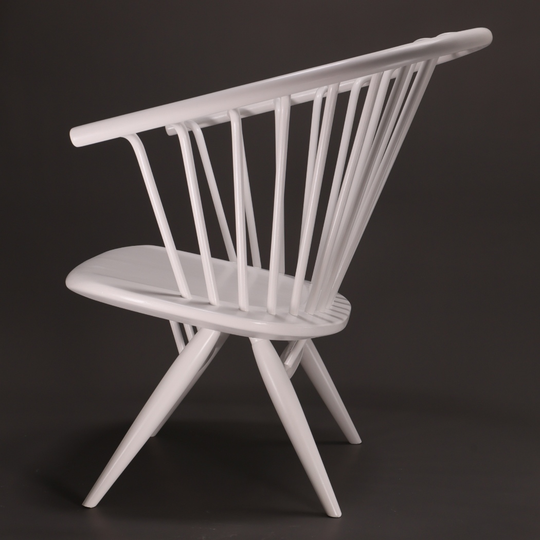 Huonekalujen entisöinti Ilmari Tapiovaara Crinolette