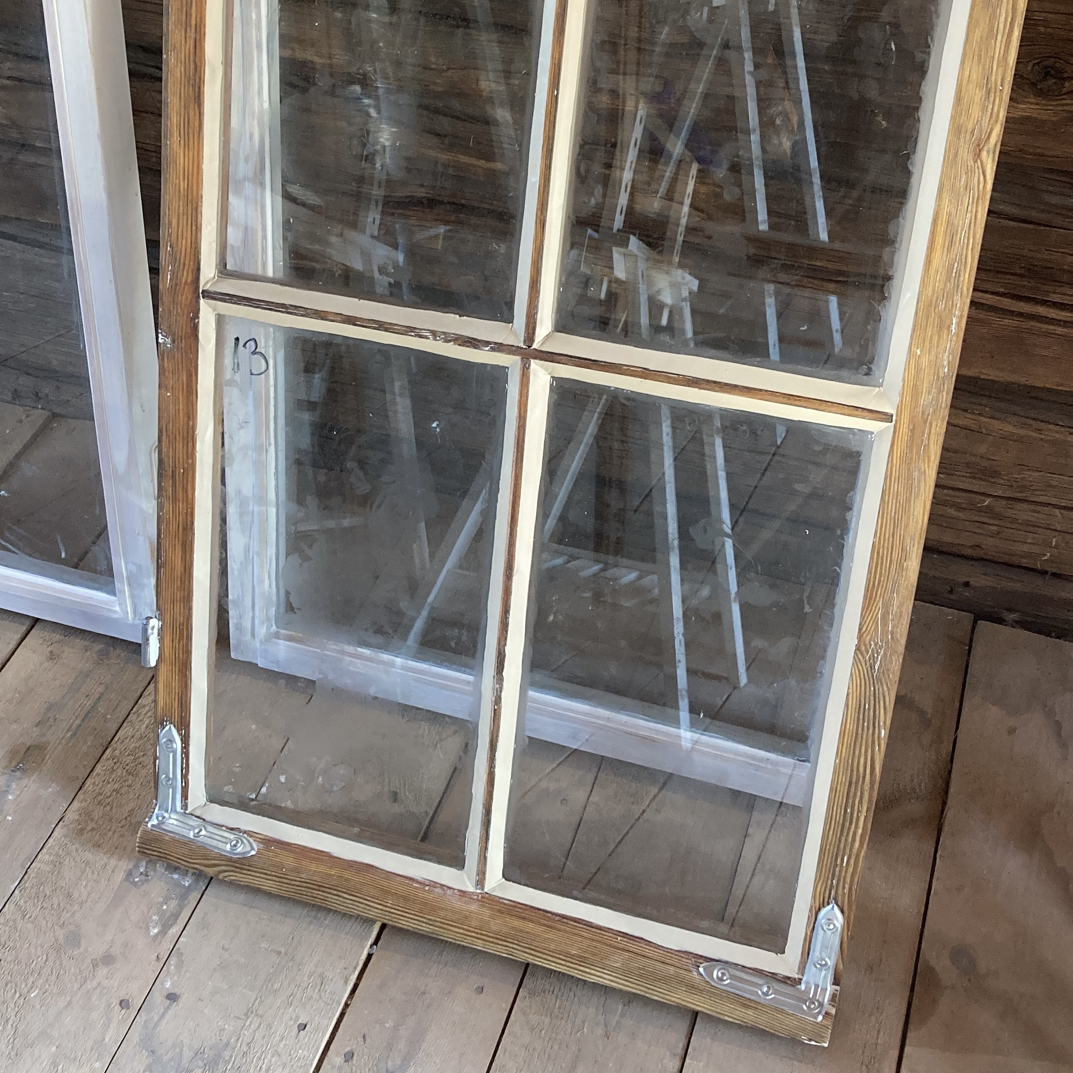 Uudelleen kitattu ikkuna