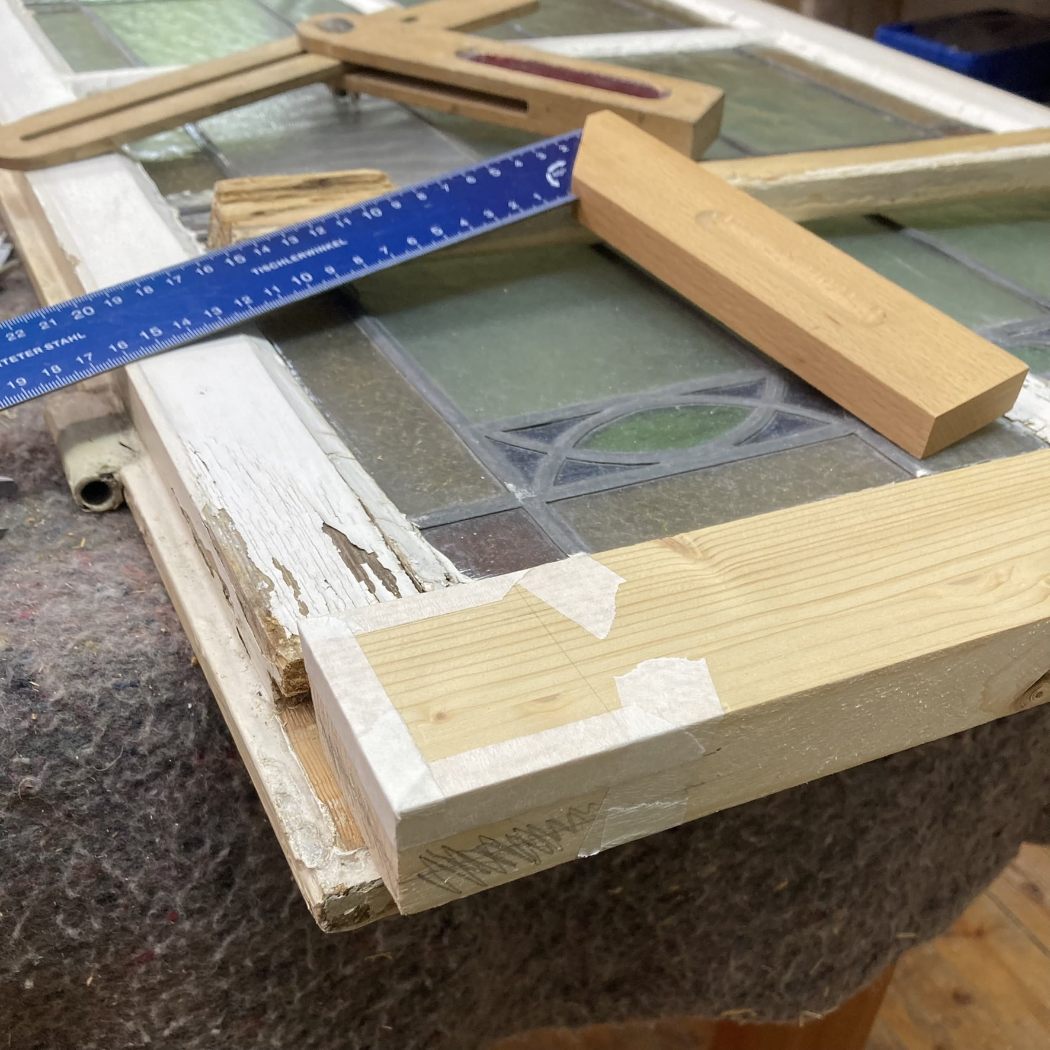 Perinteinen ikkunankunnostus kitti-ikkuna alapuun vaihto